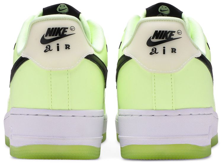 Nike Wmns Air Force 1 07 LX Barely Volt