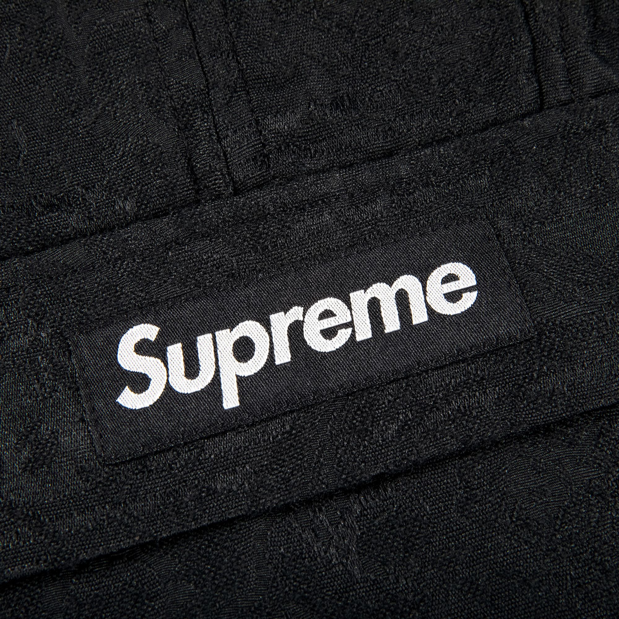 Size l Supreme Floral Tapestry Anorak 'Black'