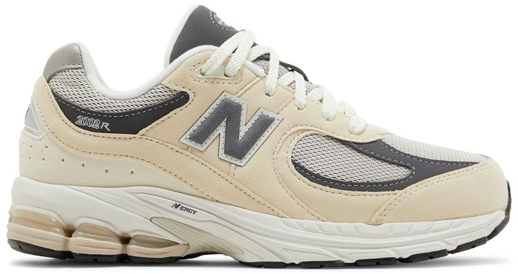 New Balance 2002R Big Kid Wide Sandstone Magnet