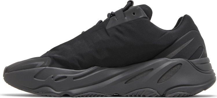 Yeezy Boost 700 MNVN Triple Black 2024