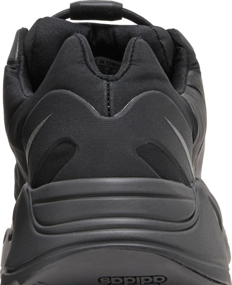 Yeezy Boost 700 MNVN Triple Black 2024