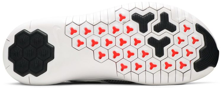 Wmns Free TR 8 White Black
