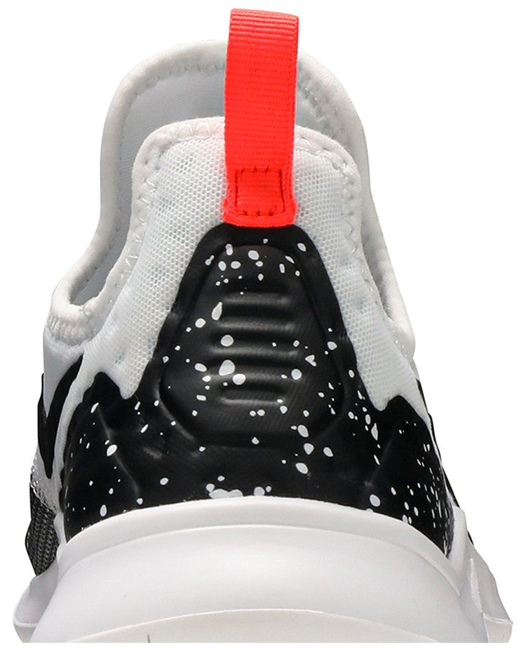 Wmns Free TR 8 White Black
