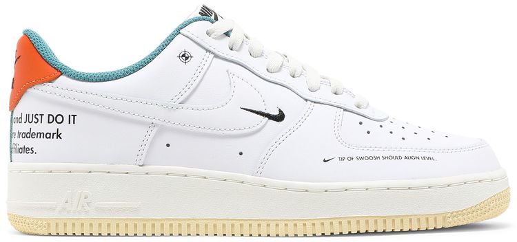 Nike Air Force 1 07 LE Starfish