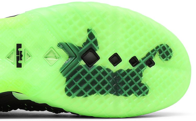 Nike LeBron 18 Dunkman