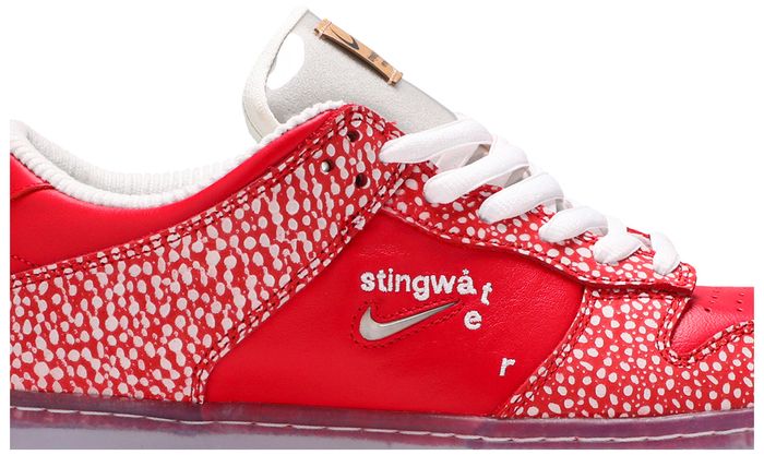 sb dunk low x stingwater resell price