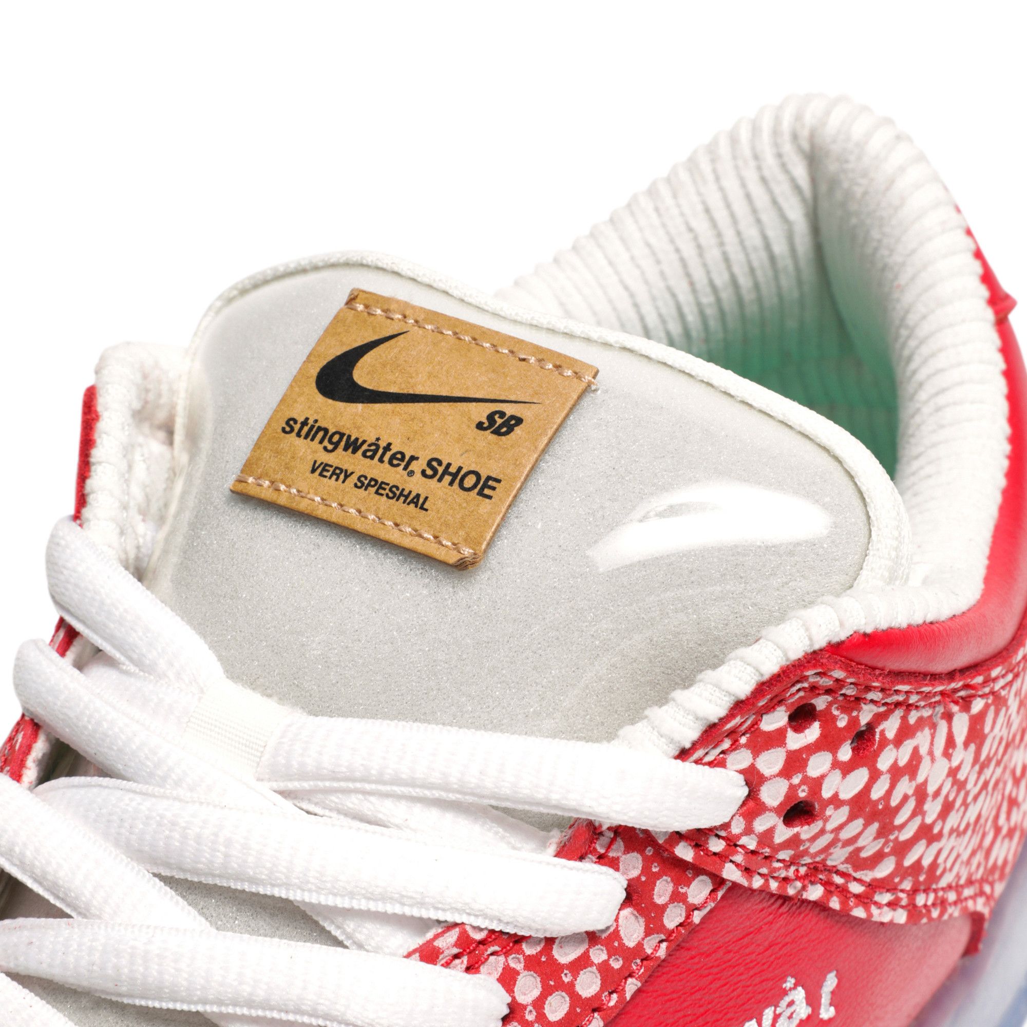 Buy Stingwater x Dunk Low SB 'Magic Mushroom' - DH7650 600