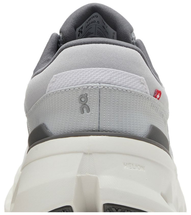 ON Wmns Cloudrunner 2 Frost White