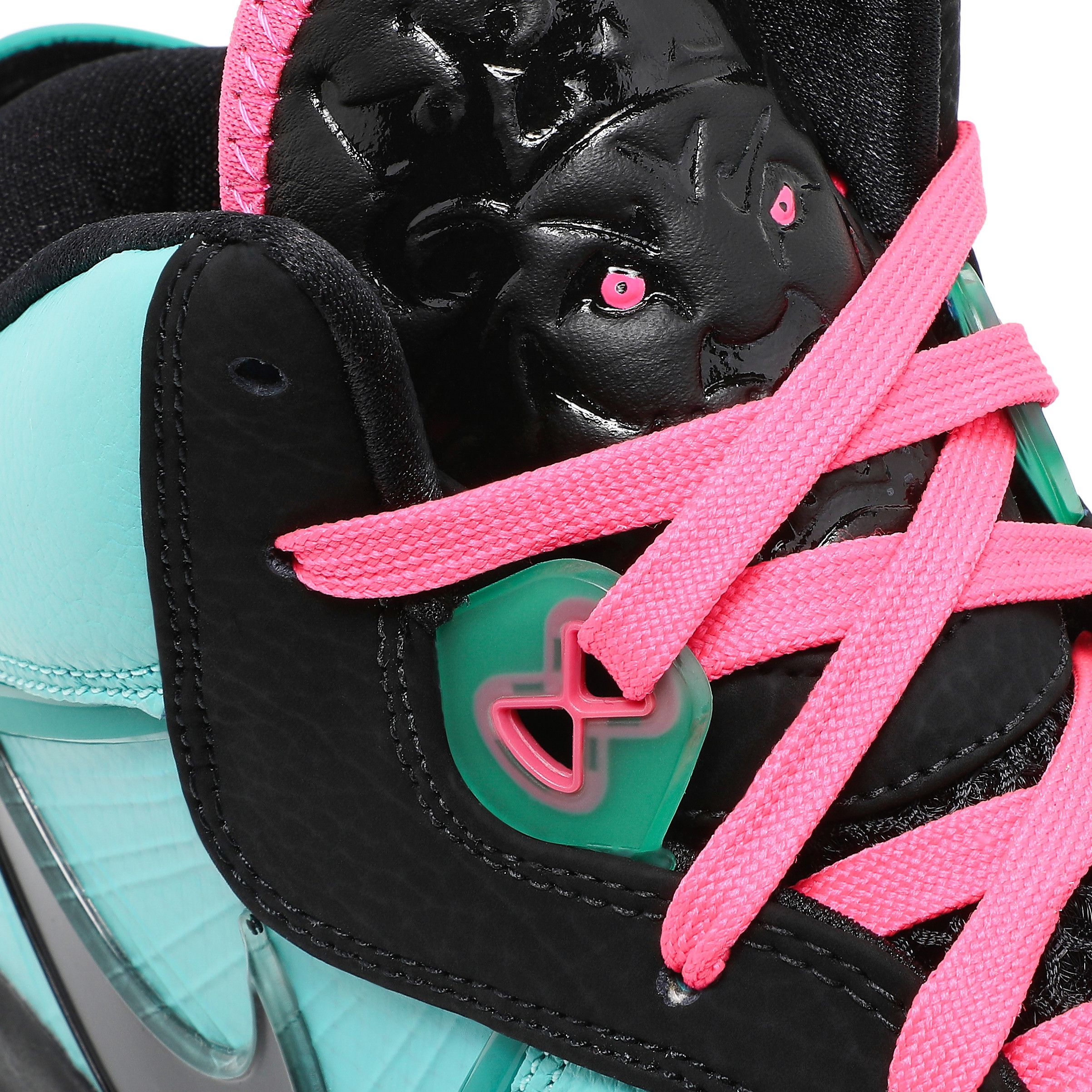 Size 10.5 LeBron 8 Retro South Beach 2021