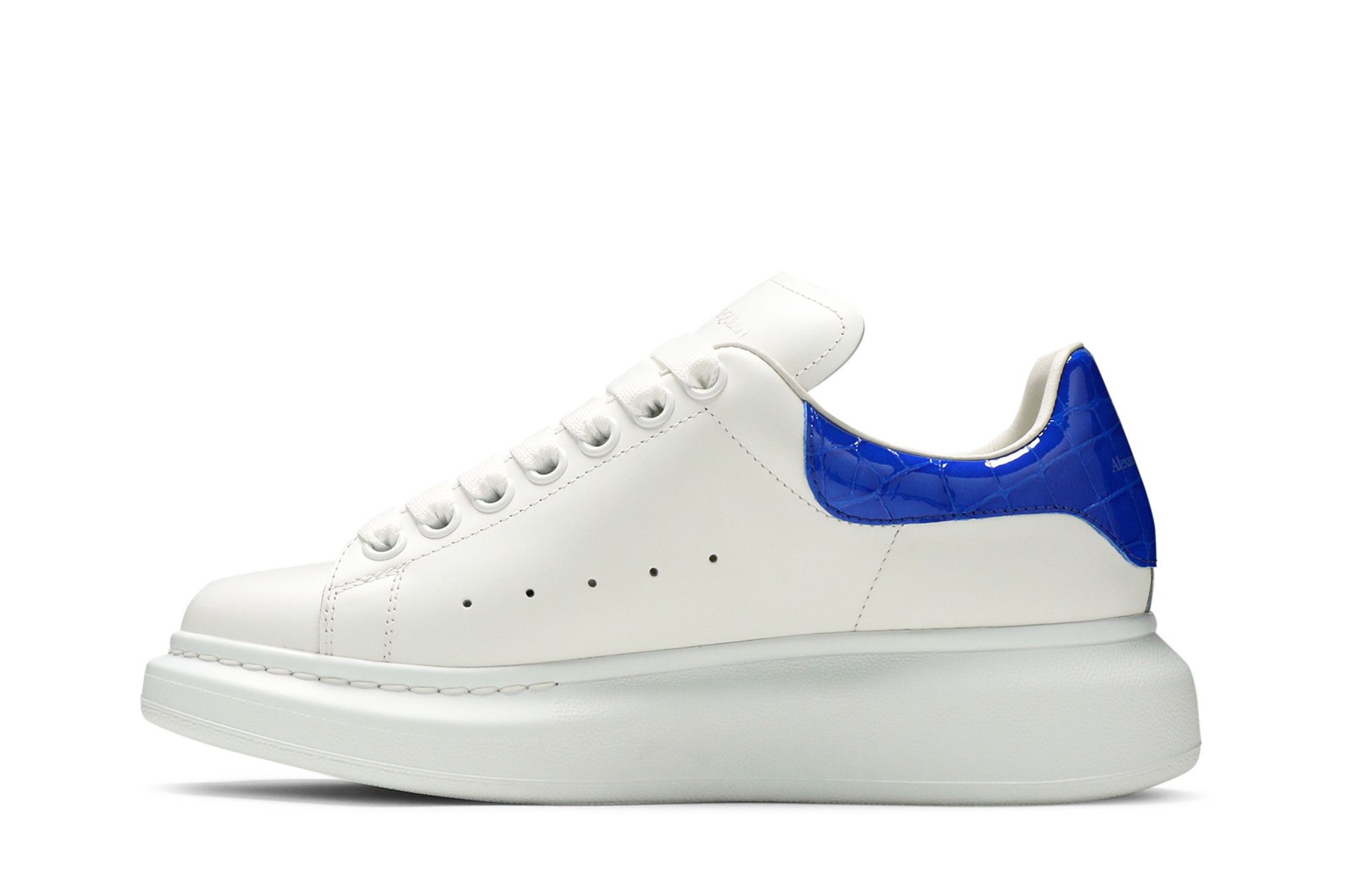 シューズ・サンダルその他 ALEXANDER MCQUEEN Women Shoes 553770WIEF1 White Alexander McQueen White and black Oversized sneakers