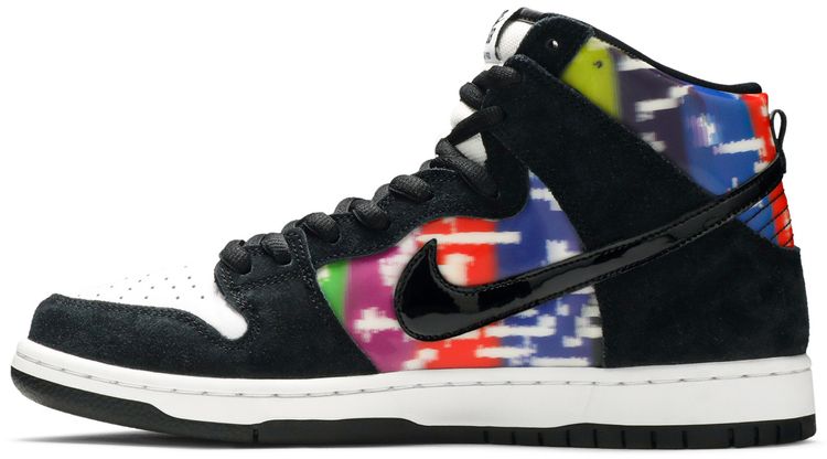 Dunk High SB TV Signal