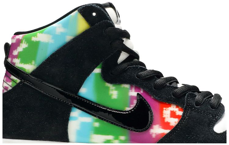 Dunk High SB TV Signal