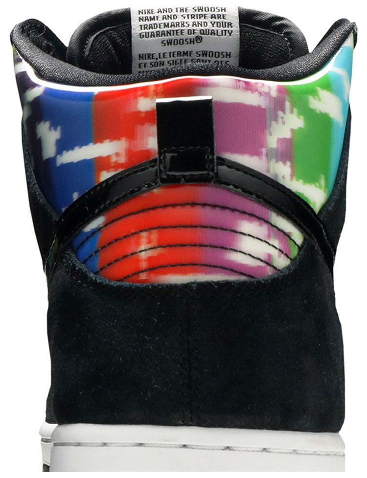 Dunk High SB TV Signal