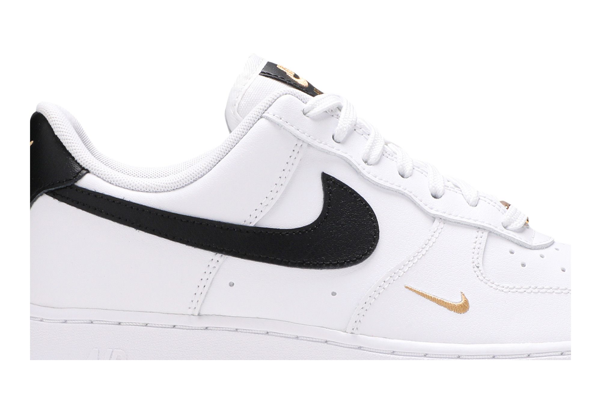 Achetez des Wmns Air Force 1 07 Essential White Black CZ0270 102 GOAT FR