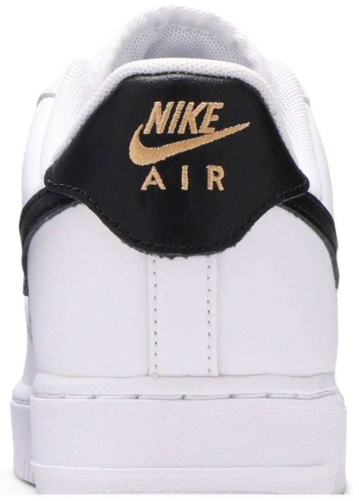Nike Wmns Air Force 1 07 Essential White Black