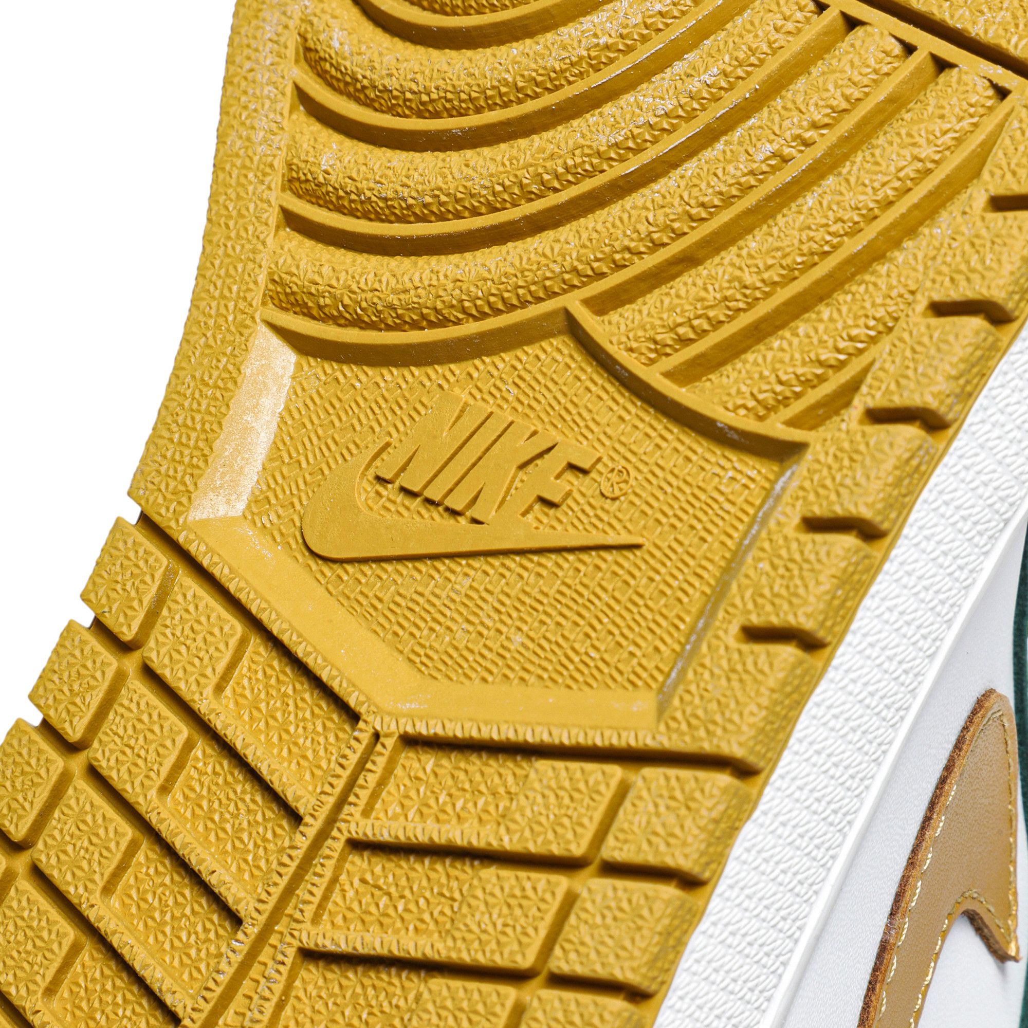 Buy Air Jordan 1 Retro High OG 'Celtics' - 555088 315 | GOAT
