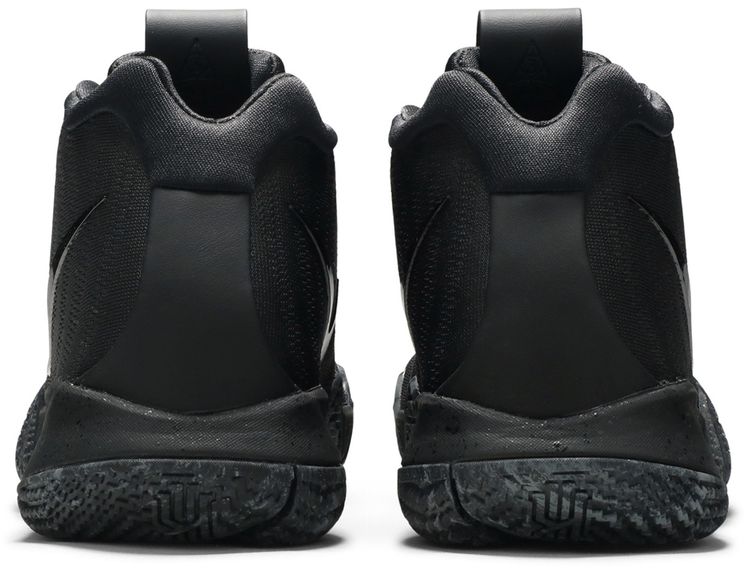 Nike Kyrie 4 Blackout