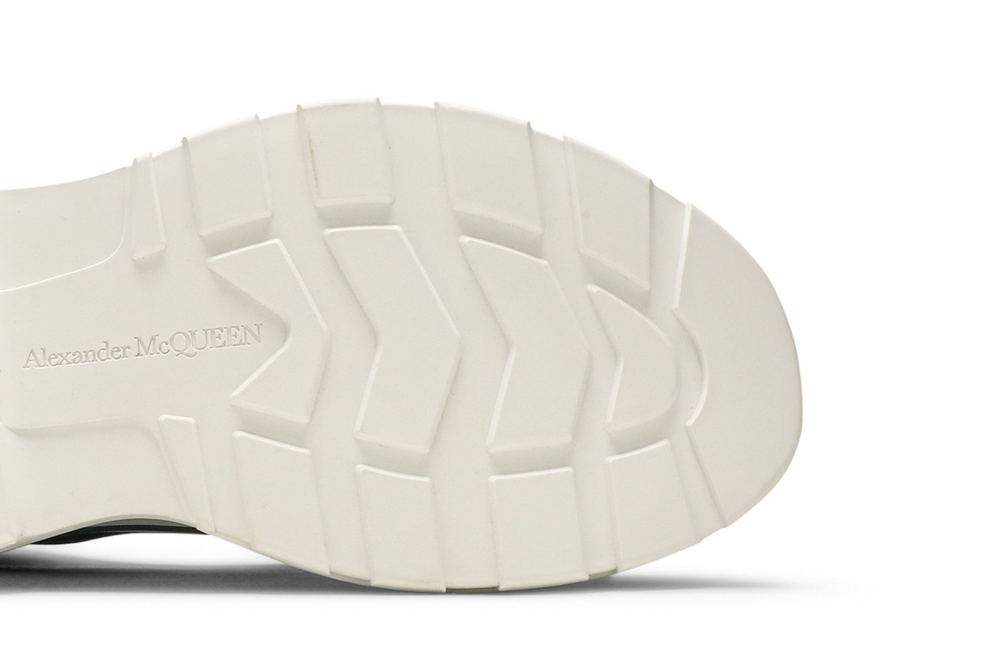 【alexander mcqueen】Tread Slick Boots / 604254 W4L32 1070 Buy Alexander McQueen Tread Slick Boots 'Black White