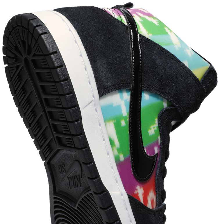 Dunk High SB TV Signal