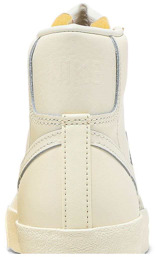 Nike Wmns Blazer Mid 77 Vintage Coconut Milk