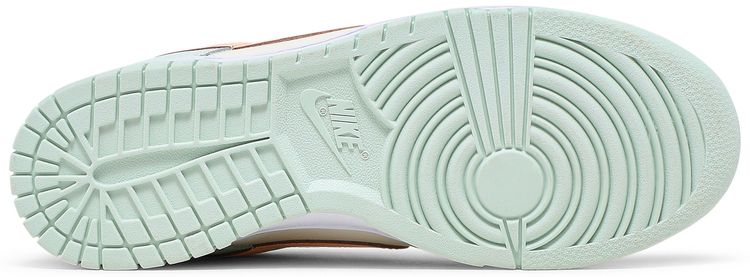 Wmns Dunk Low Barely Green