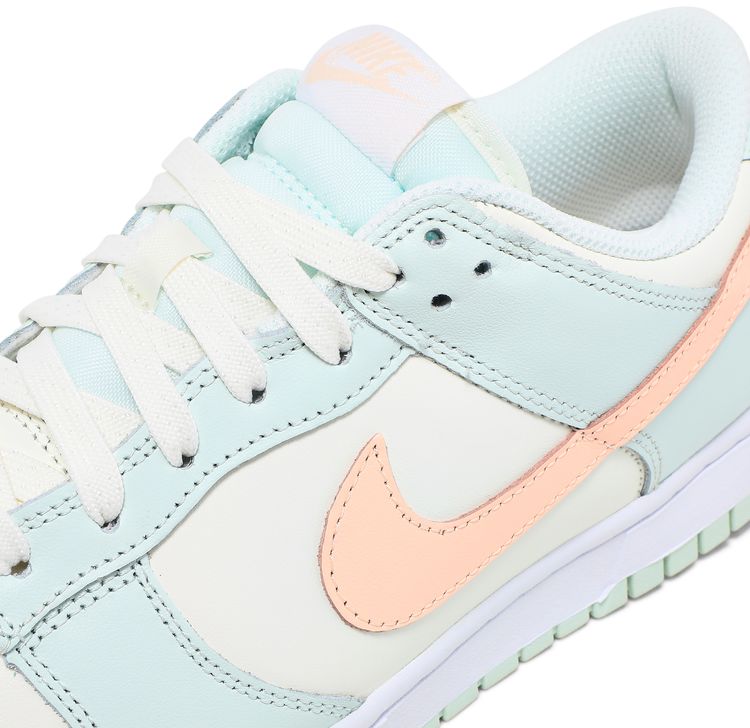 Wmns Dunk Low Barely Green