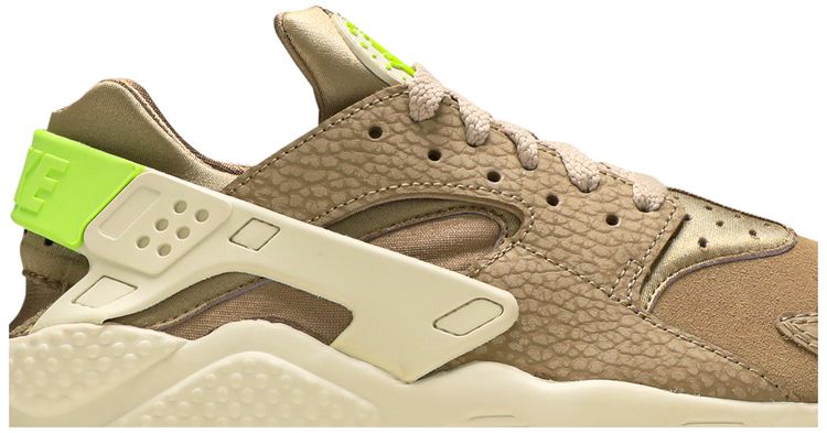 Nike Air Huarache Premium Desert Camo