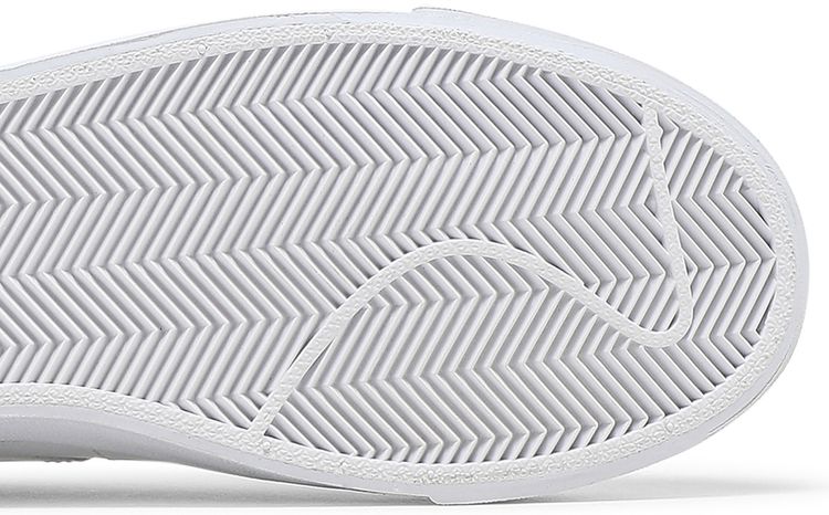 Nike Blazer Low LE Triple White