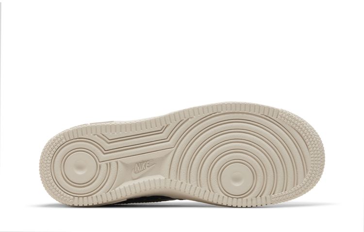 Nike Wmns Air Force 1 07 Low Polka Dots