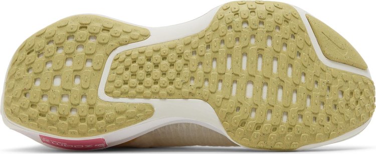 Wmns ZoomX Invincible 3 Light Cream Topaz