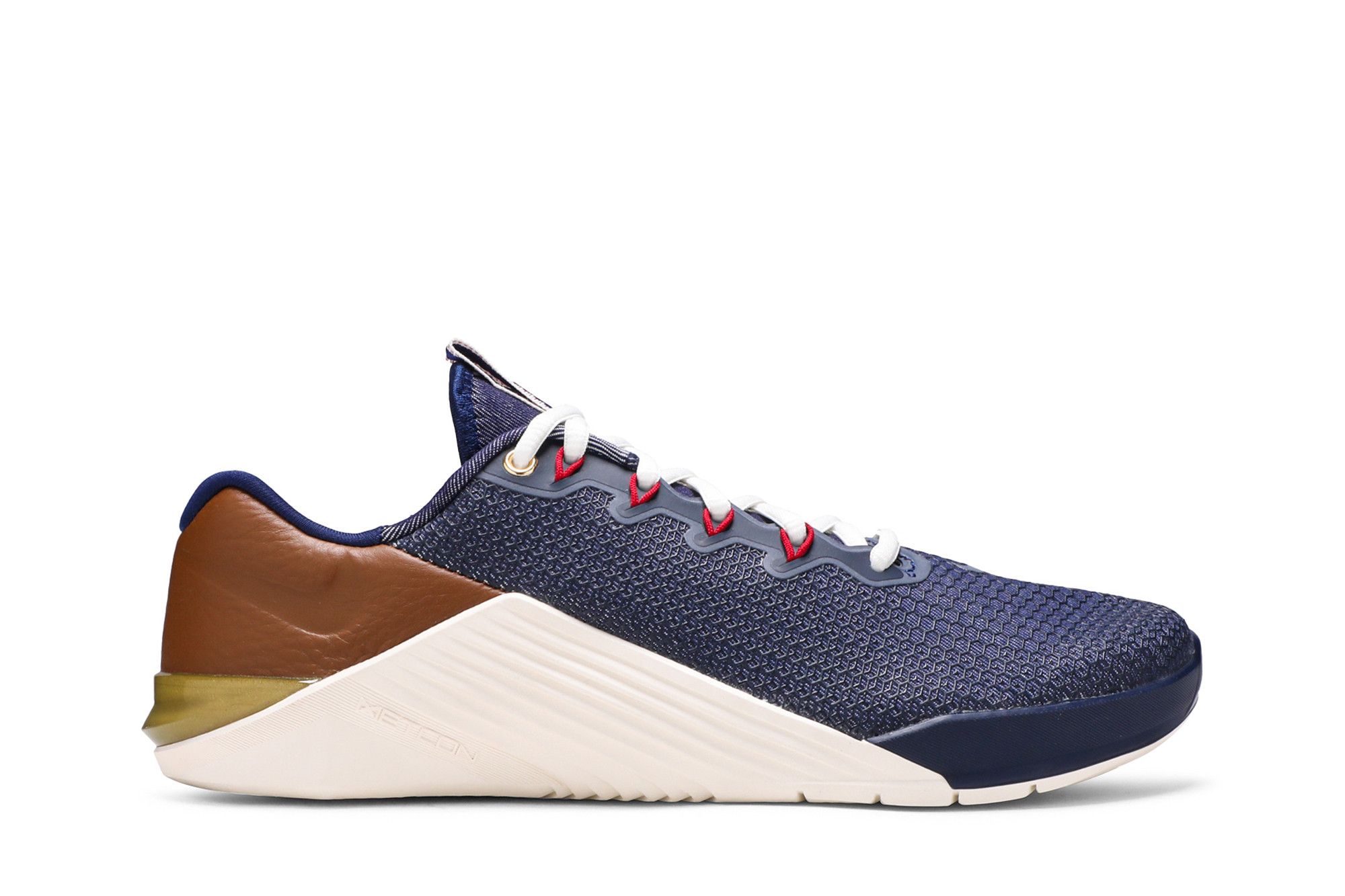Size 10.0 Metcon 5 AMP USA