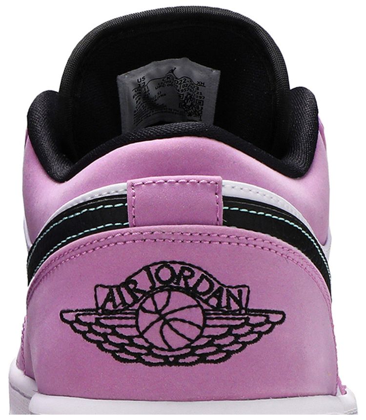 Air Jordan 1 Low SE Violet Shock