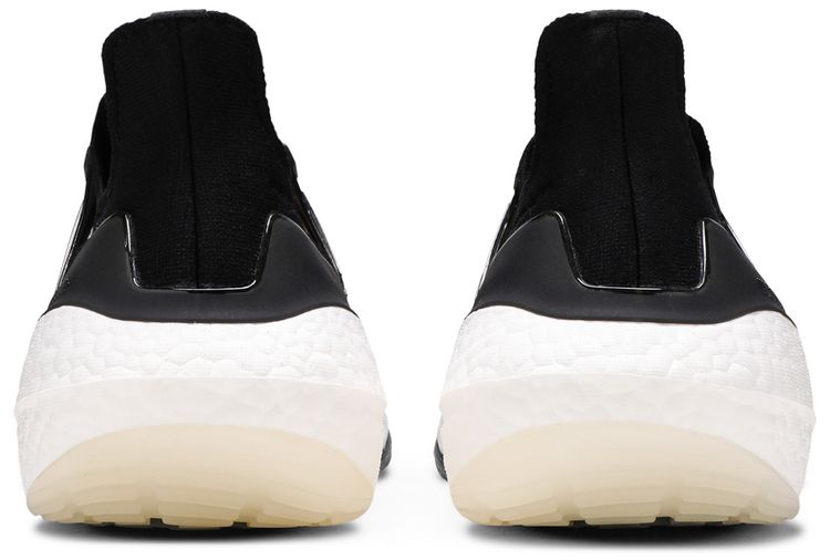 UltraBoost 21 Core Black