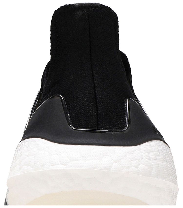 UltraBoost 21 Core Black