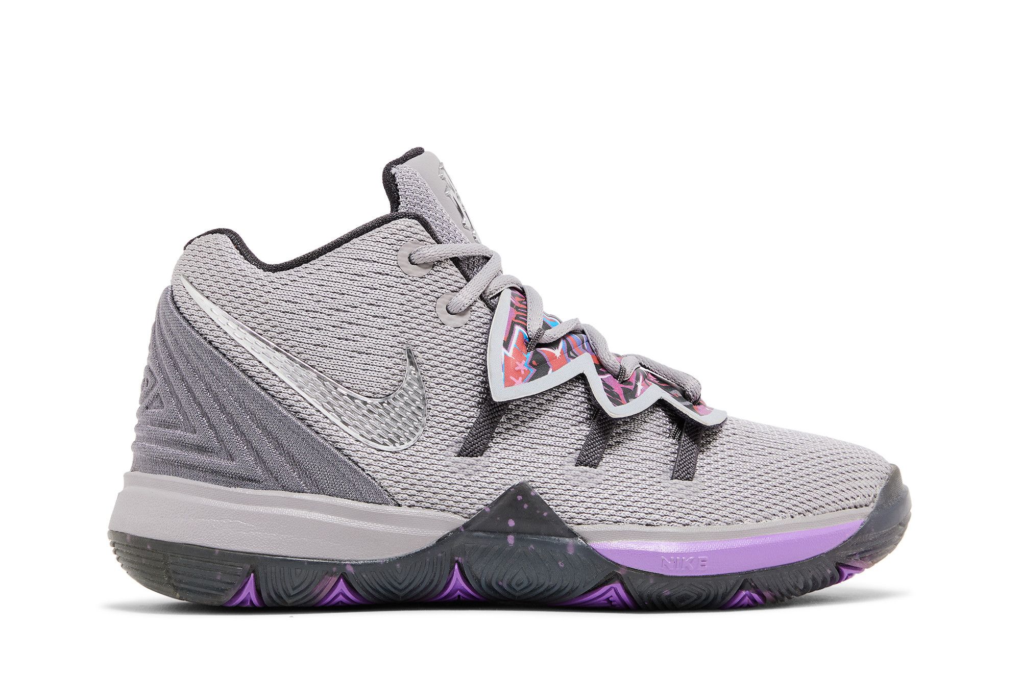 Size 3.0 Kyrie 5 BP Graffiti