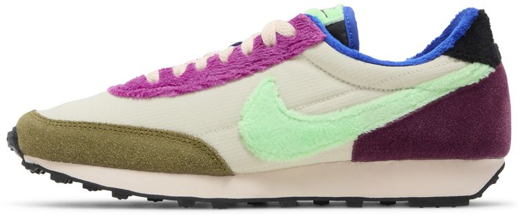Nike Wmns Daybreak Fur Pack   Fossil Cactus Flower
