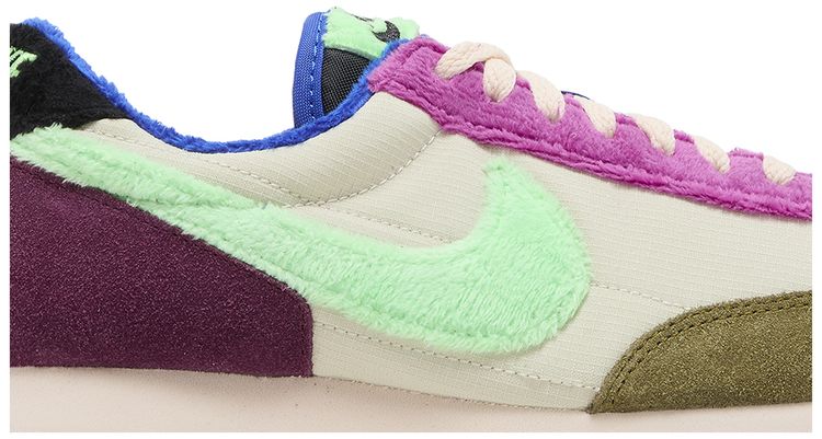 Nike Wmns Daybreak Fur Pack   Fossil Cactus Flower