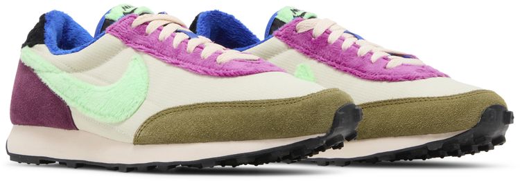 Nike Wmns Daybreak Fur Pack   Fossil Cactus Flower