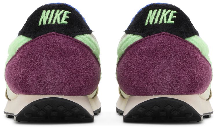 Nike Wmns Daybreak Fur Pack   Fossil Cactus Flower