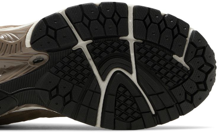 New Balance 2002R Driftwood Black