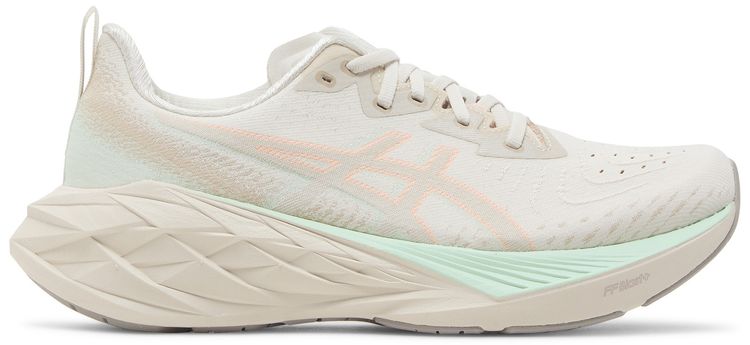 Wmns Novablast 4 Oatmeal Moonrock