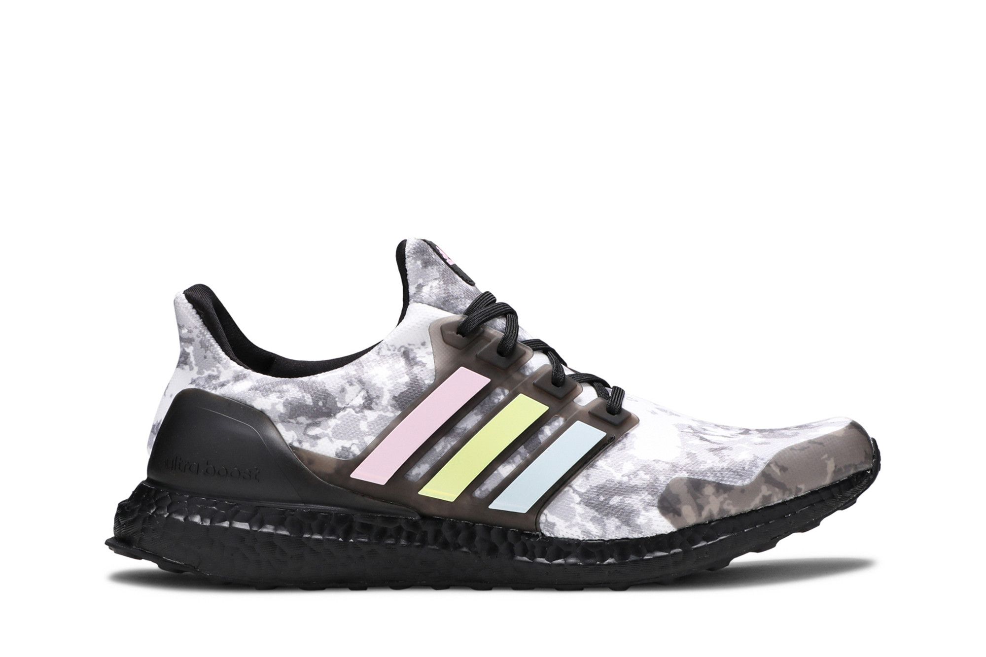 Black camo ultra boost top