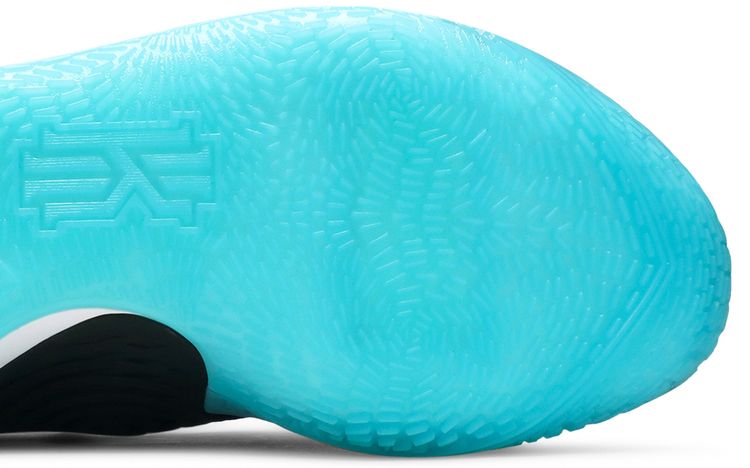 Nike Kyrie Low 3 Moon