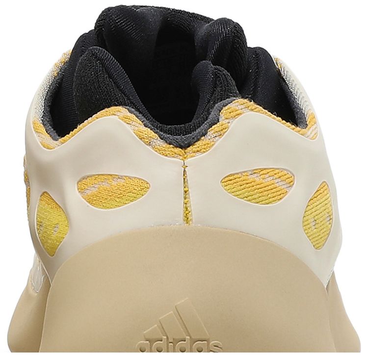 Yeezy 700 V3 Kids Safflower