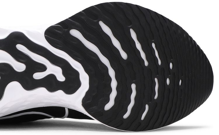 React Infinity Run Flyknit 2 Black