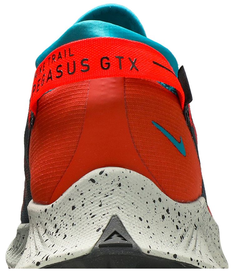 Nike Pegasus Trail 2 GTX Dark Smoke Grey Bright Crimson