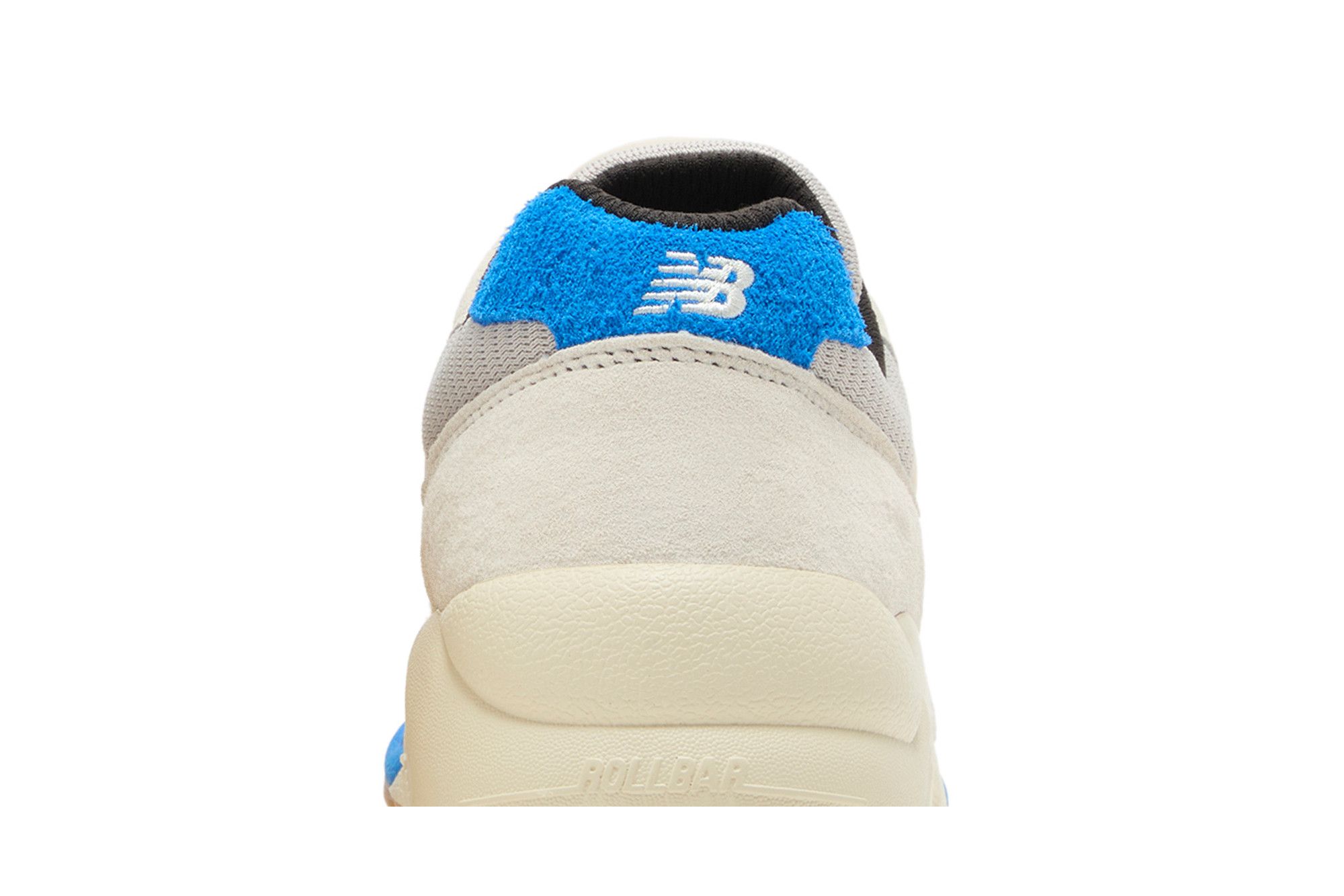 Buy 580 'Linen Blue Oasis' - MT580ESB | GOAT