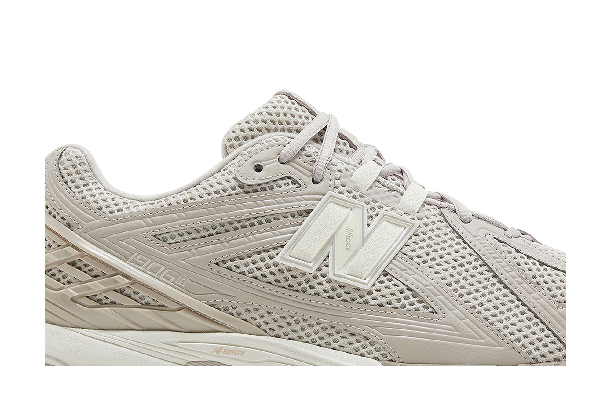 M*u様 New Balance ニューバランス1906R \