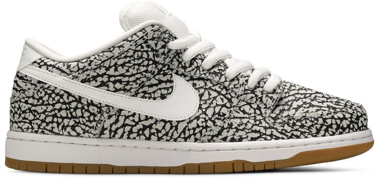 Nike SB Dunk Low Road