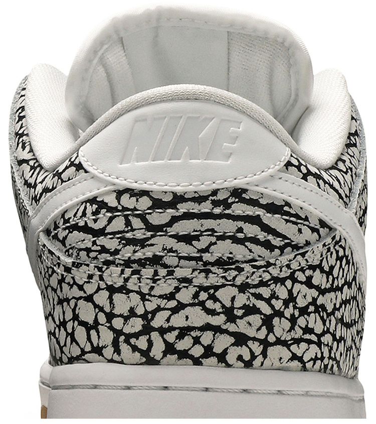 Nike SB Dunk Low Road